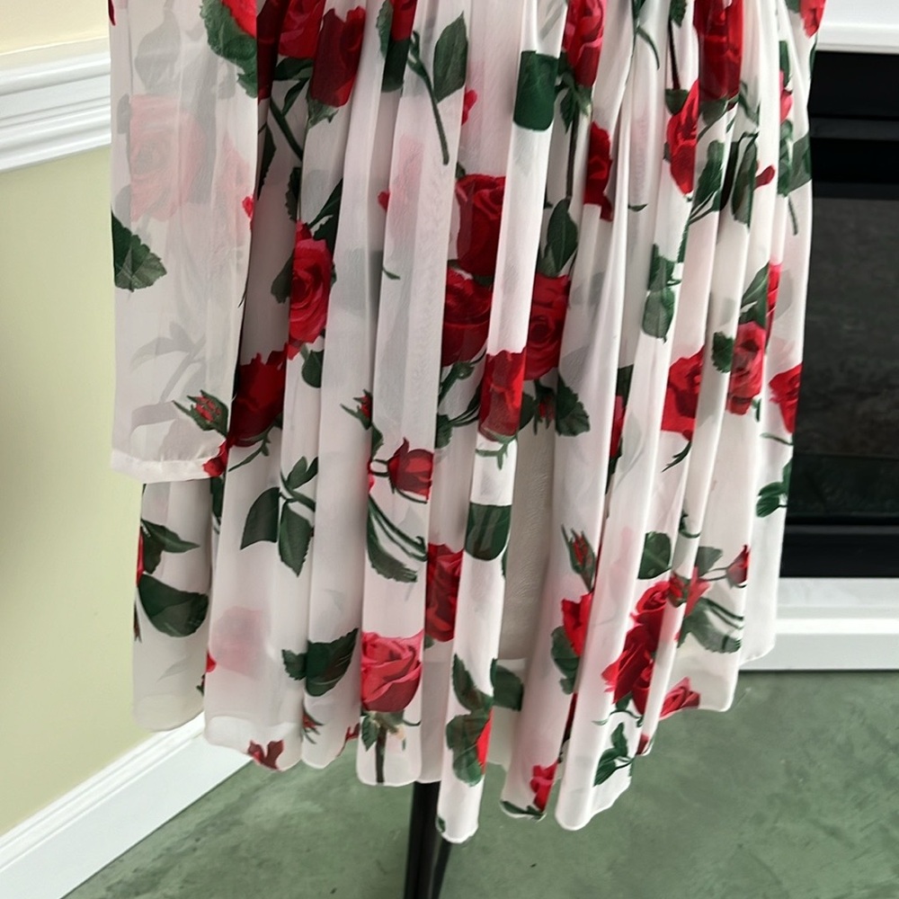FINEJO White & Red Rose Floral Chiffon Dress Size M NWOT - Picture 8 of 14